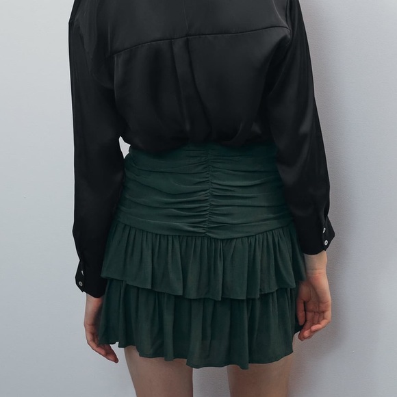 Zara Ruffled Ruched Skirt NWT - Picture 3 of 6